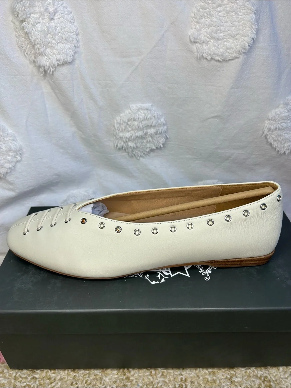 Silent D Lonny Grommet Lace-Up Flats